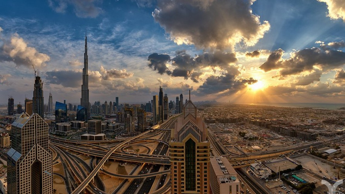 Los rascacielos sobre las nubes de Dubái