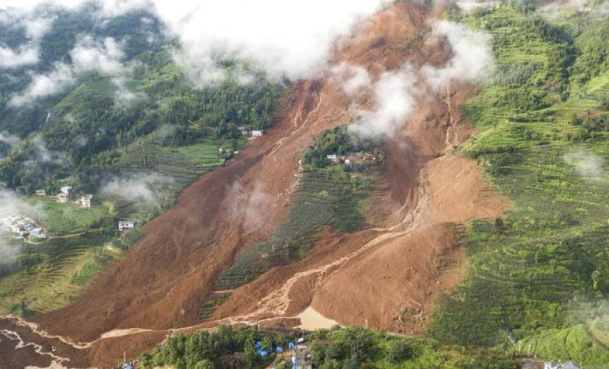 12 muertos y 34 desaparecidos en deslaves en suroeste de China
