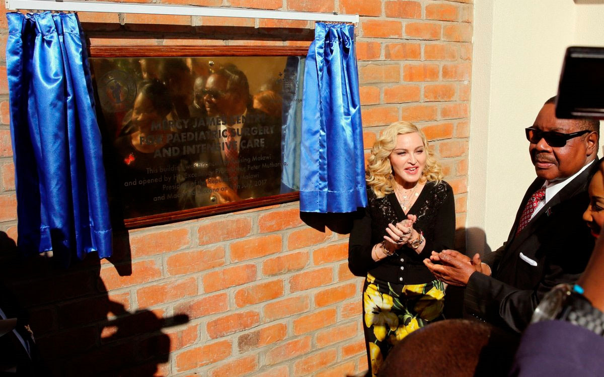 Madonna inaugura hospital de cirugía infantil en Malaui
