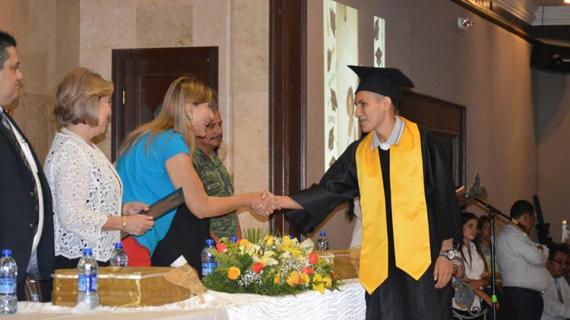 Alcaldesa felicita a graduados de la preparatoria José de Escandón