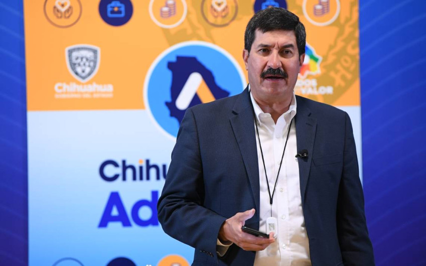 Javier Corral se aísla por posible contagio de covid-19