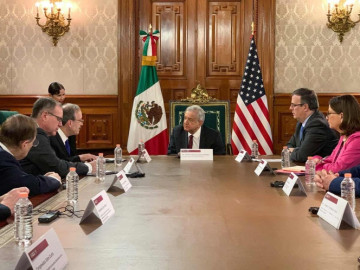AMLO se reúne con autoridades de EU