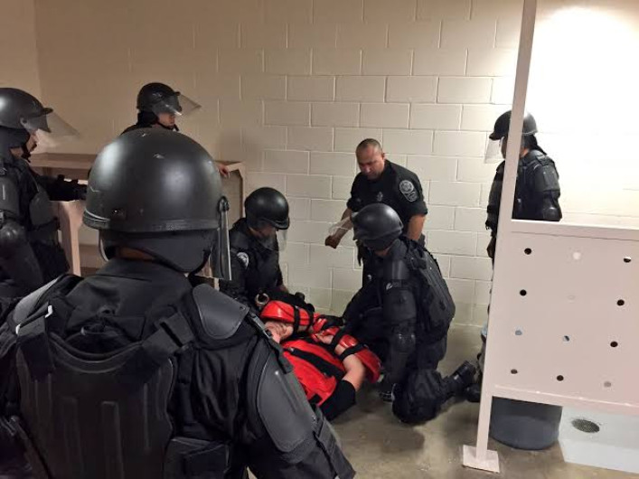 Encuentran cuerpo en descomposición en Alamo