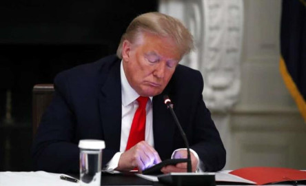 Restauran cuentas de Facebook e Instagram de Donald Trump 