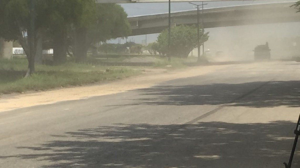 Cierran parcialmente carretera de Altamira, por derrame de combustible