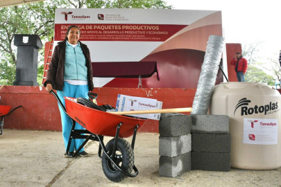 Reciben familias tamaulipecas paquetes de huertos de traspatio