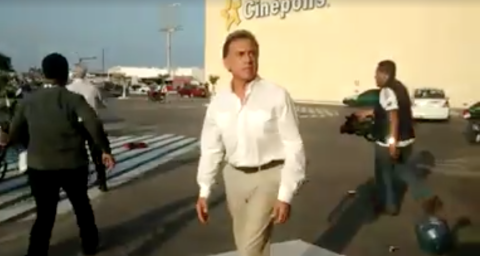 Impide Yunes saqueo de tienda departamental 