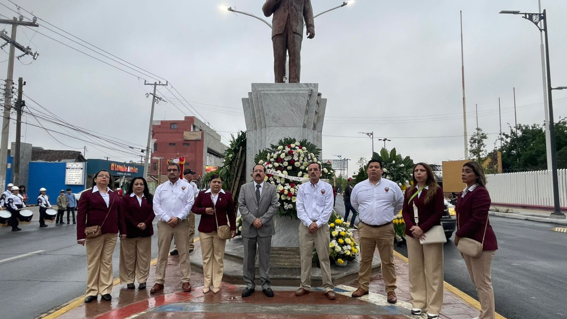 Desfilan para conmemorar 86 aniversario de la Expropiación Petrolera