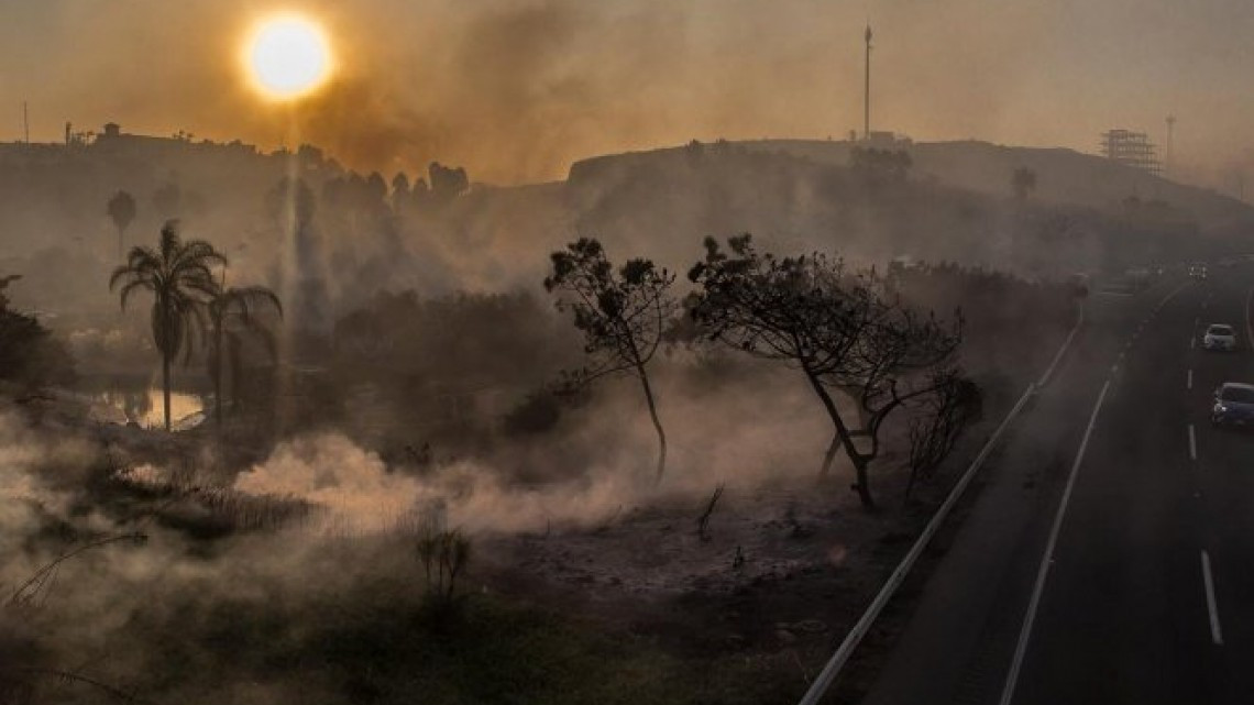 Continúan incendios en Baja California