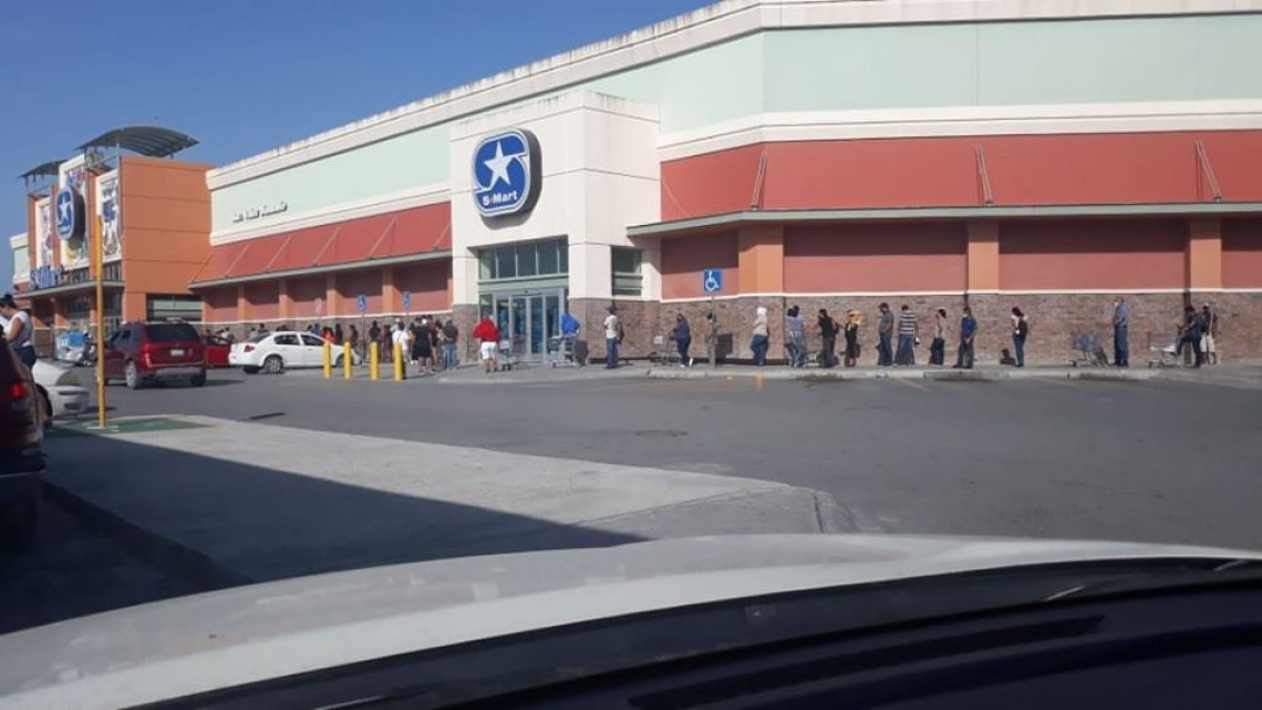 Largas filas en supermercados incrementa el riesgo de contagios