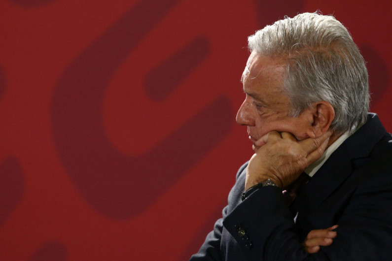 Interponen amparo contra memorándum de AMLO