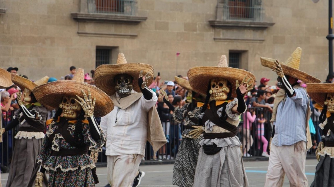 La CDMX se llena de color y tradición con el desfile del Día de Muertos
