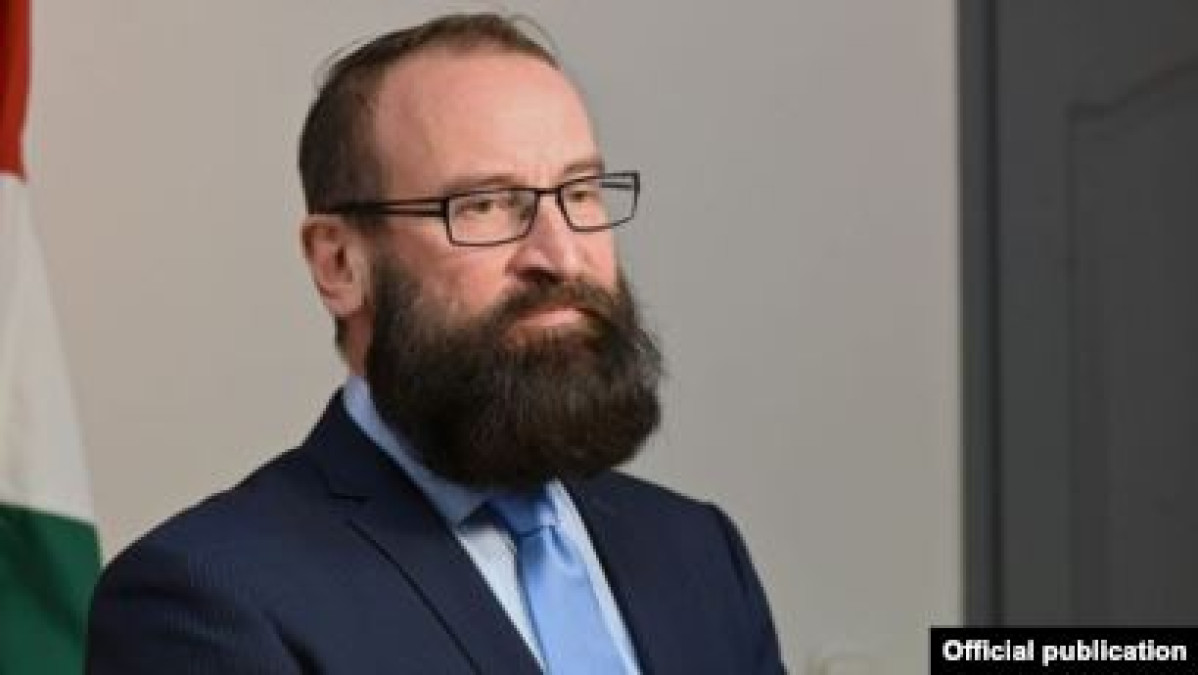 Descubren a eurodiputado en una orgía clandestina