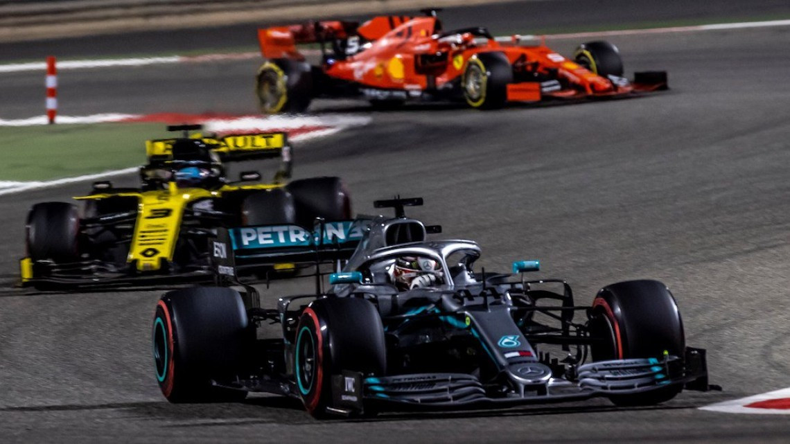 Lewis Hamilton  se lleva el GP de Australia; Checo Pérez termina en la décima posición