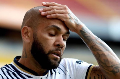 Dani Alves queda fuera de Pumas, tras acusación de agresión sexual