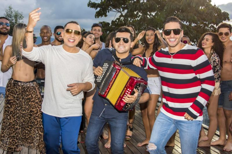 Maluma estrena videoclip grabado en vivo