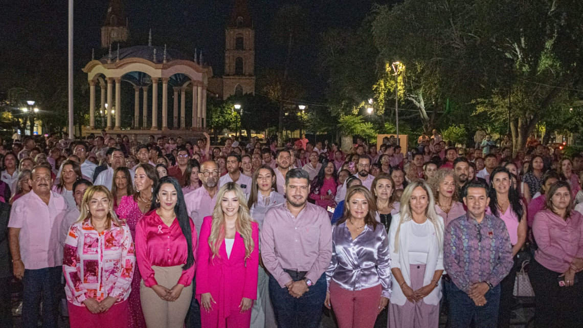 Presidencia de Matamoros se ilumina de Rosa por lucha contra el cáncer de mama