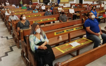 Darán misa presencial todos los días  