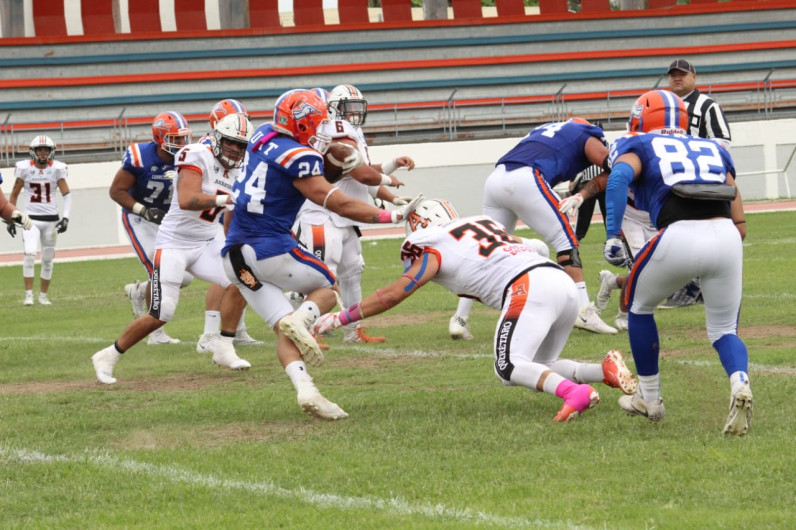 Da Correcaminos golpe de autoridad