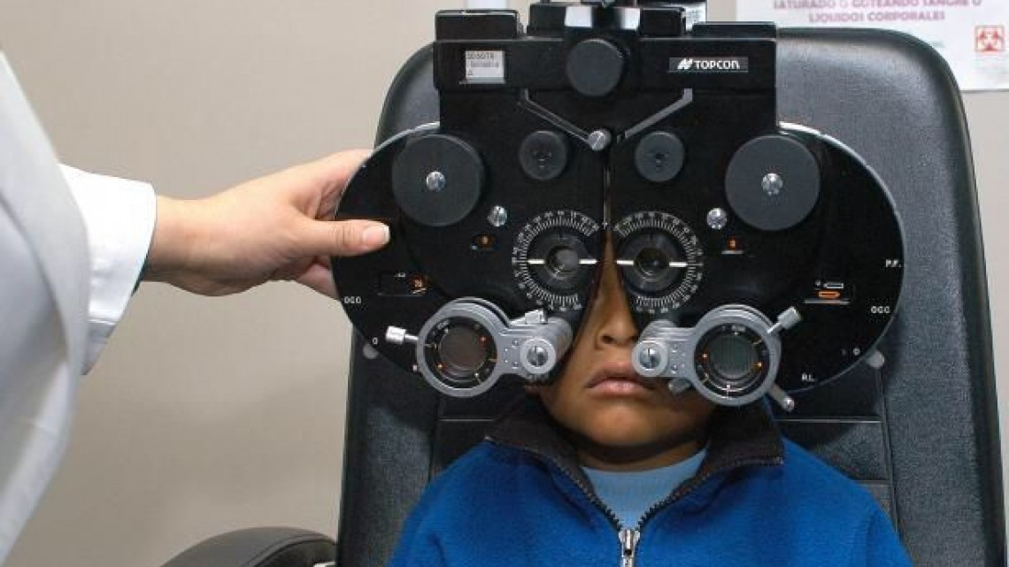 Recomiendan visitar al oftalmólogo en este regreso a clases 