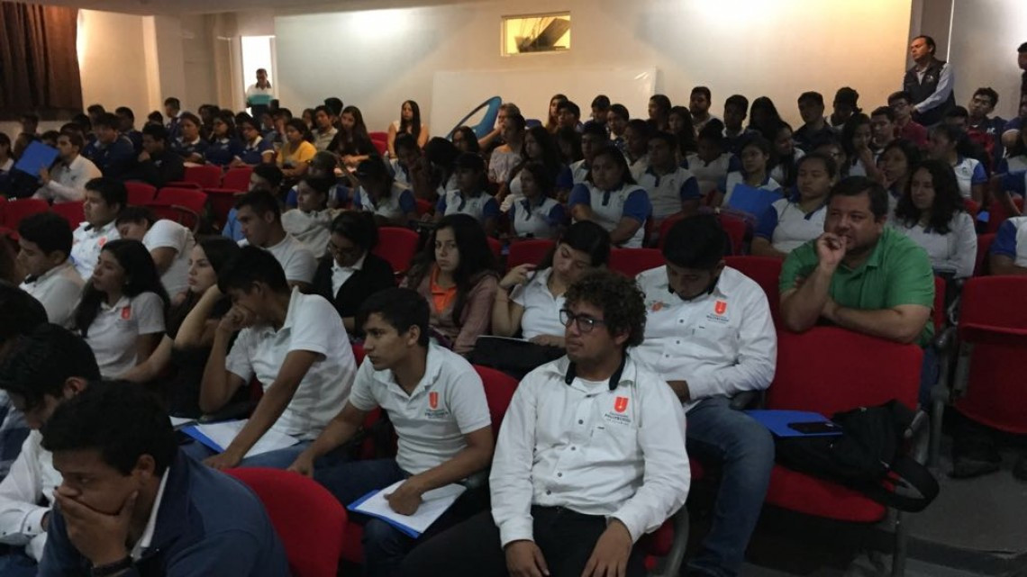 Desarrollan conferencias sobre el uso de las energías limpias