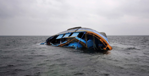 Suman 112 inmigrantes muertos por naufragio en Túnez