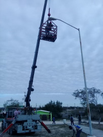 Rehabilita Municipio alumbrado en colonia Ayuntamiento 2000