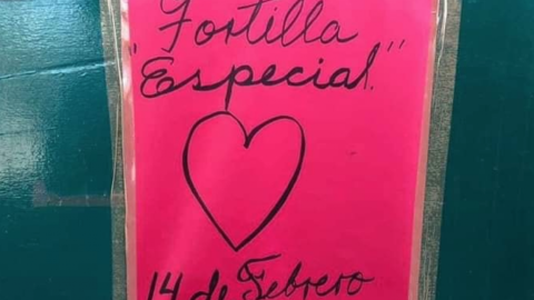 Porque el amor entra por el estómago, crean tortilla ¡en forma de corazón!