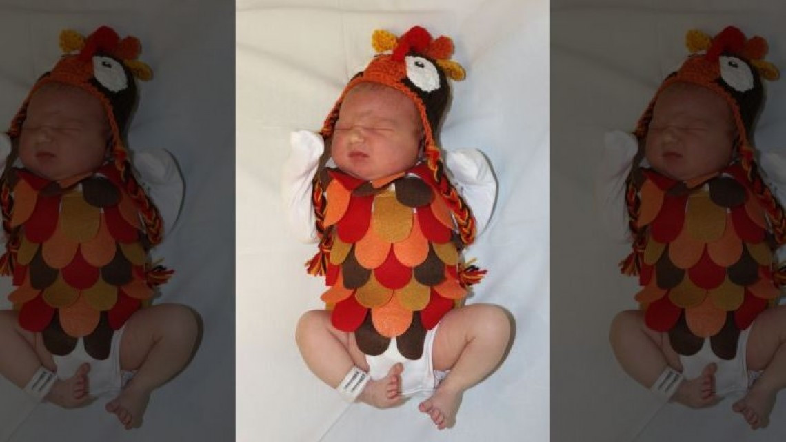 Recién nacidos son vestidos como comida de Acción de Gracias