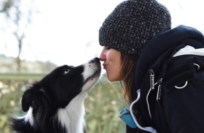 Estudio revela que besar a tu mascota podría darte cáncer