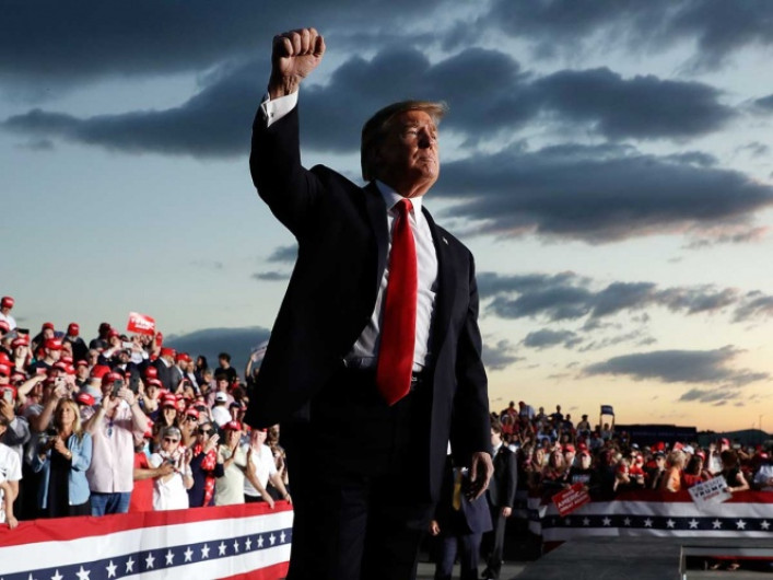 Trump despide a encuestadores tras resultados desalentadores contra él