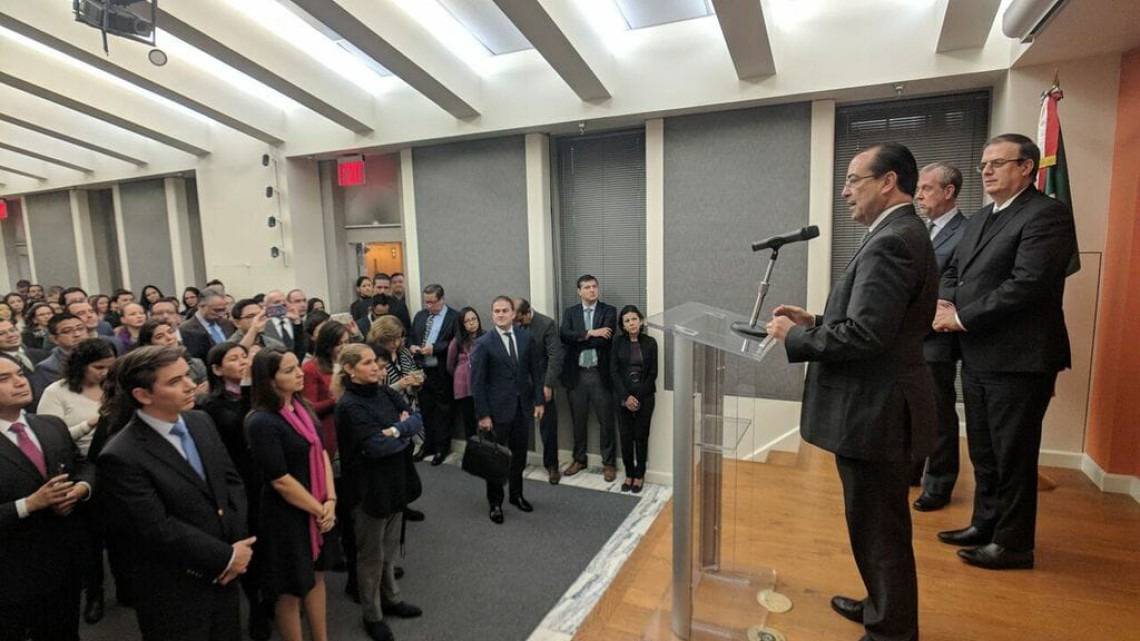 Ebrard se reúne con personal de la embajada de México en EU