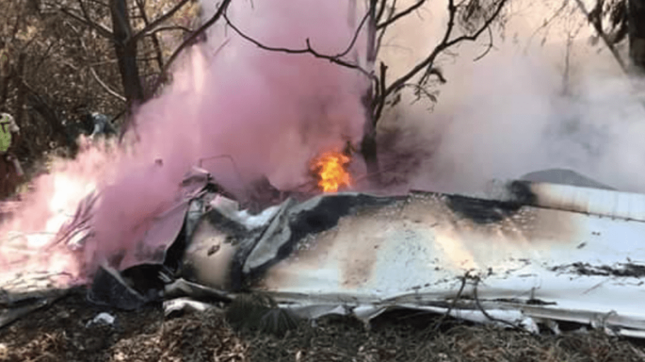 Dos muertos tras desplome de avioneta en Atizapán