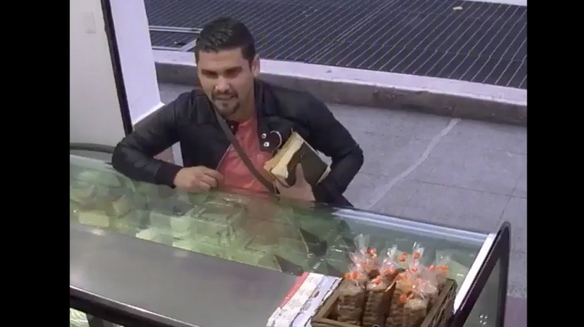 ¡Asaltan con Biblia en mano!