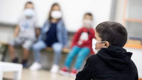 Fauci pide que niños sean vacunados contra el COVID-19 para tener inmunidad de rebaño