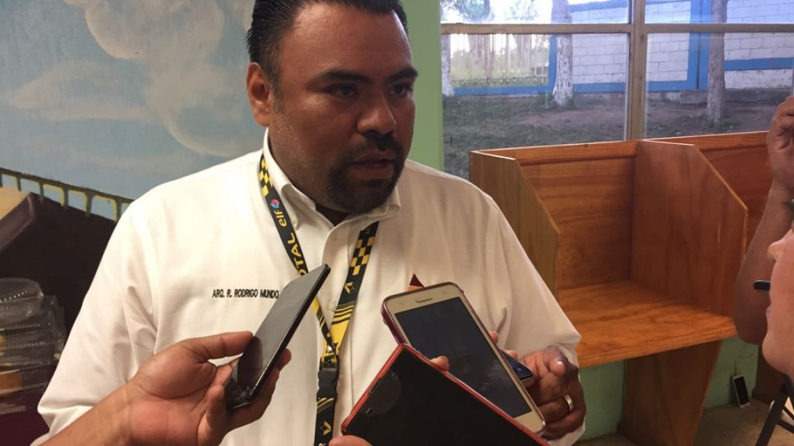 Empresas deben abrir oportunidades a egresados técnicos o universitarios