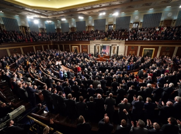 Aprueba Congreso de EU presupuesto sin incluir solución para dreamers