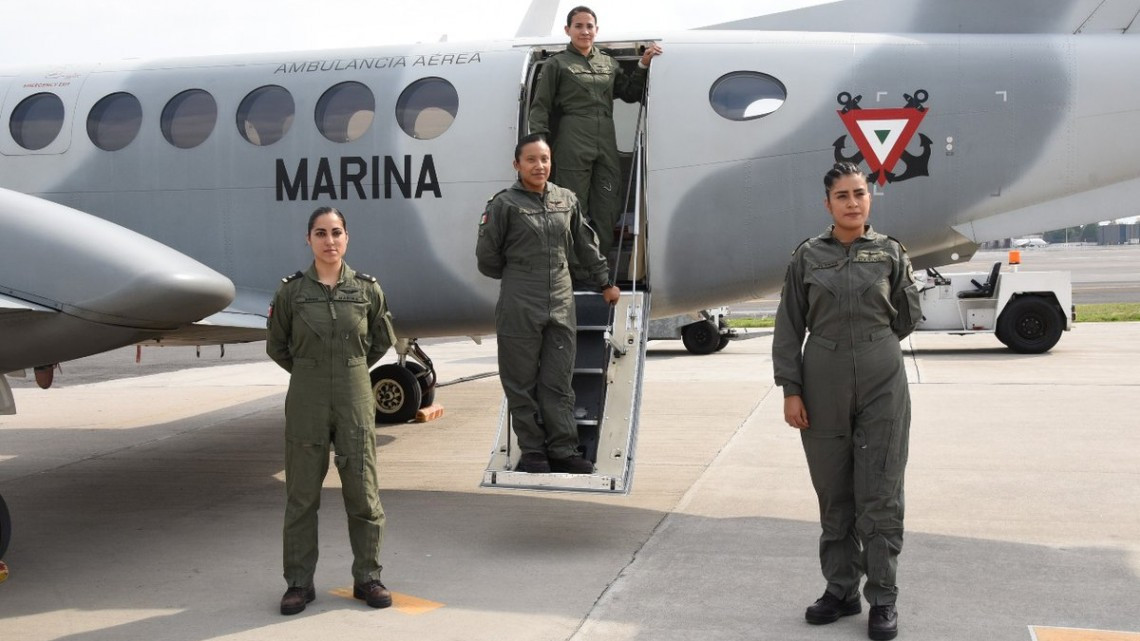 La primera tripulación femenina de la SEMAR 