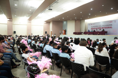 Benefician a 400 estudiantes con programa de educación integral
