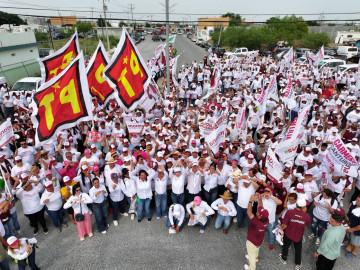 Vecinos del poniente dan contundente apoyo a Carmen Lilia Canturosas Villarreal 