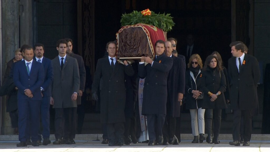 Inicia la exhumación de Francisco Franco en España 