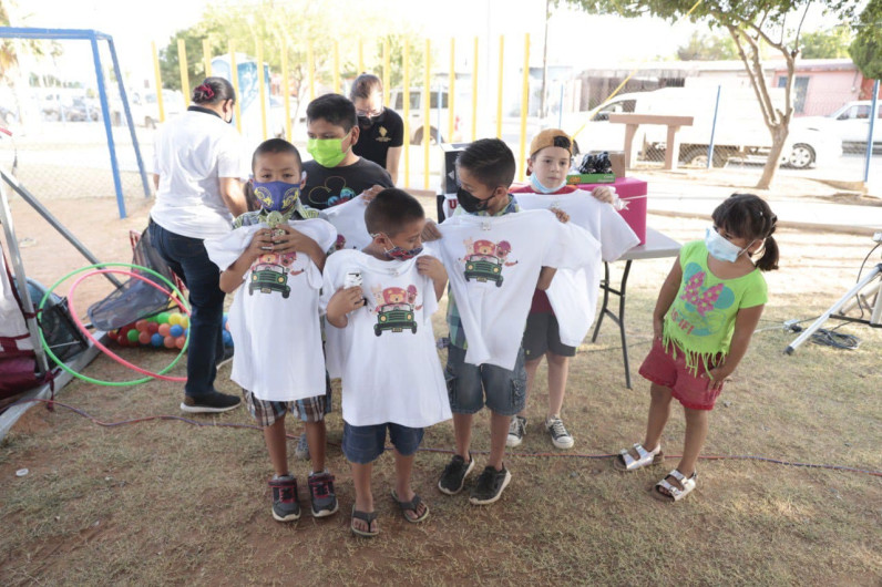 Vecinos de la colonia Infonavit disfrutan de cine "Haciendo Comunidad"