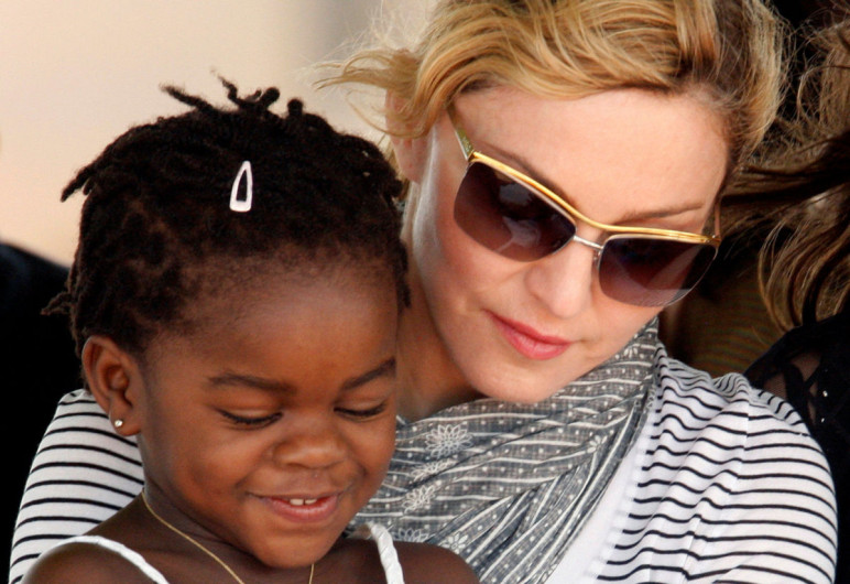 Malawi otorga permiso a Madonna para la adopción de dos niños