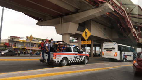 Paro de transporte público afecta Monterrey