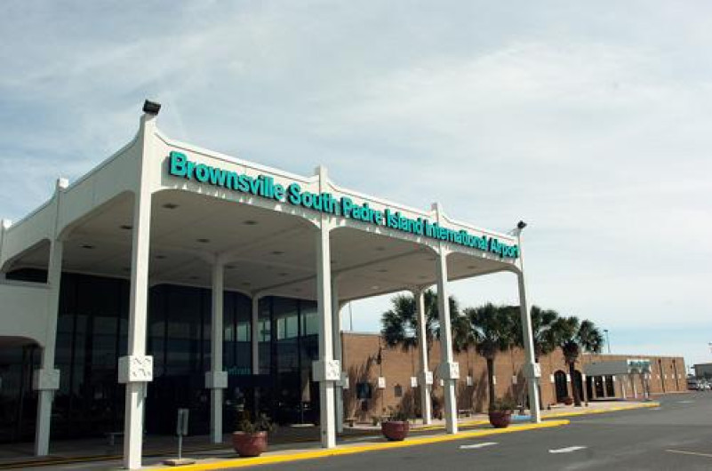 Evacuan el aeropuerto en Brownsville por posible fuga de gas 