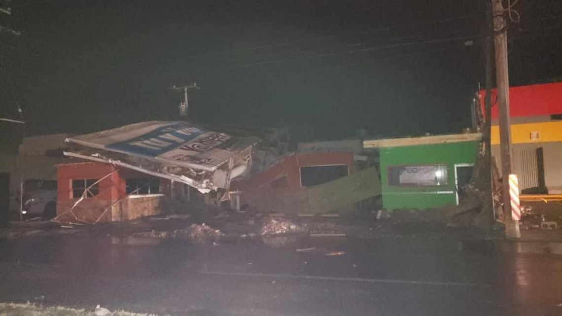 Tormenta causa destrozos en Nuevo Laredo