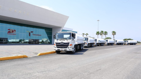 Envía Gobierno de Tamaulipas pipas para distribuir agua en la zona sur