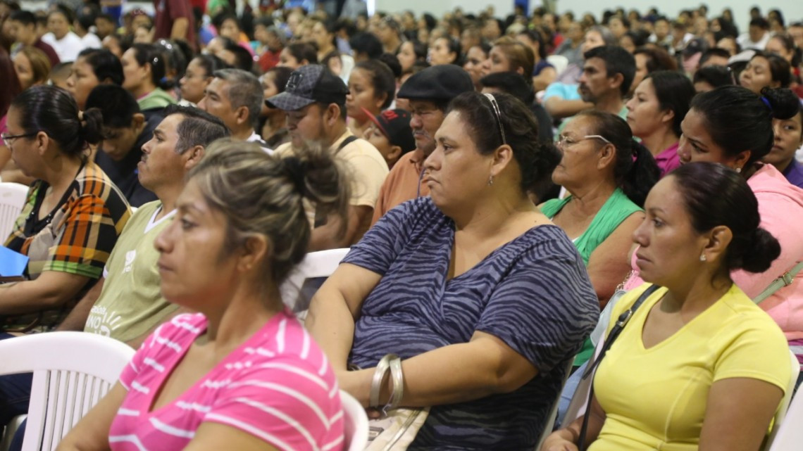 Alcaldesa reparte apoyos a madres de hijos con discapacidad