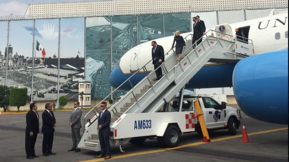 Llega a México comitiva de EU, encabezada por Mike Pompeo