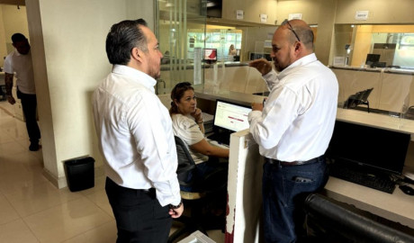 Realiza secretario general de Gobierno supervisión en Registro Civil e Instituto Registral y Catastral durante periodo vacacional